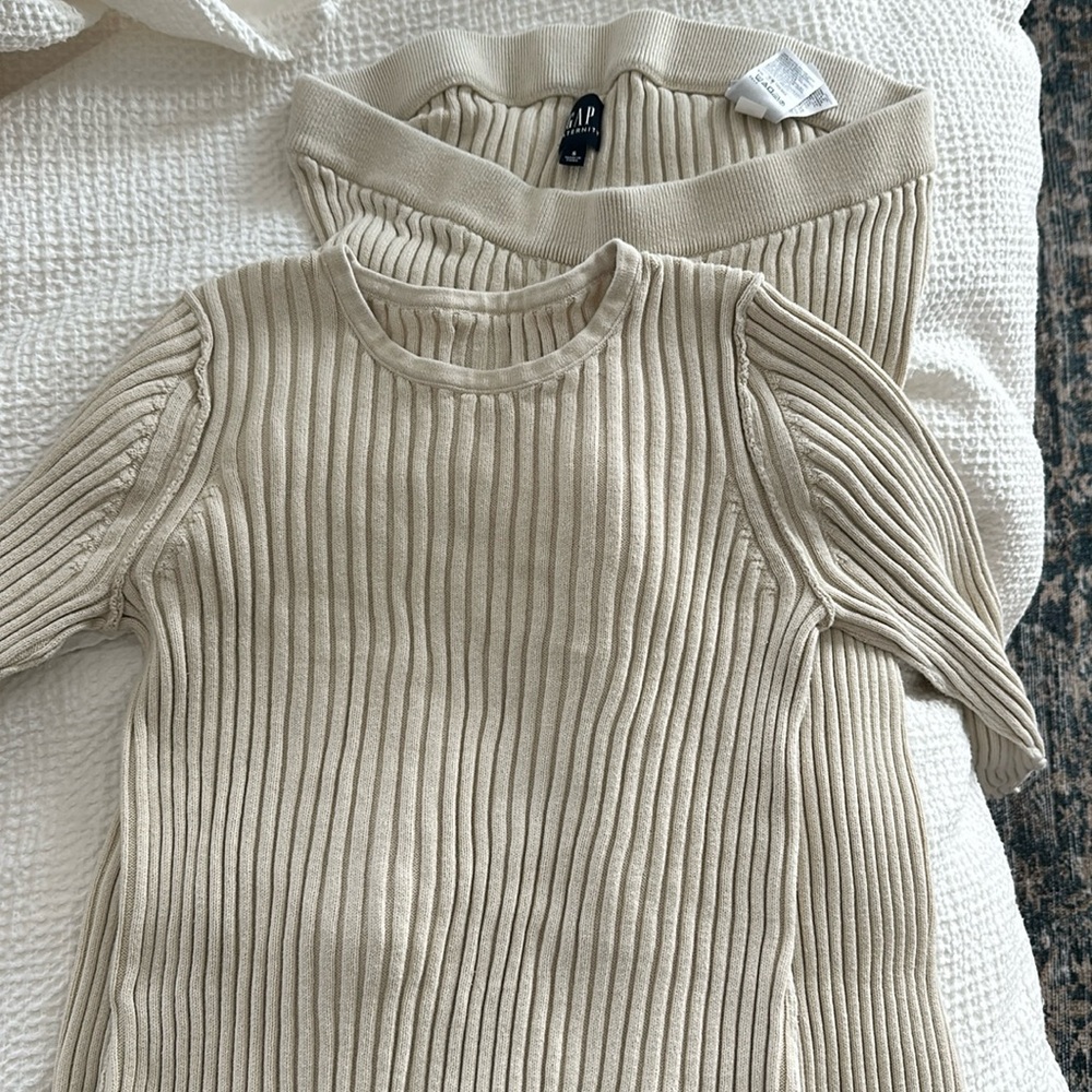 Gap maternity knit set